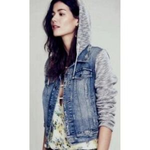 Free People Denim Jacket With Sweater Sleeves‎ Sz Small Mid Wash Preppy Classic